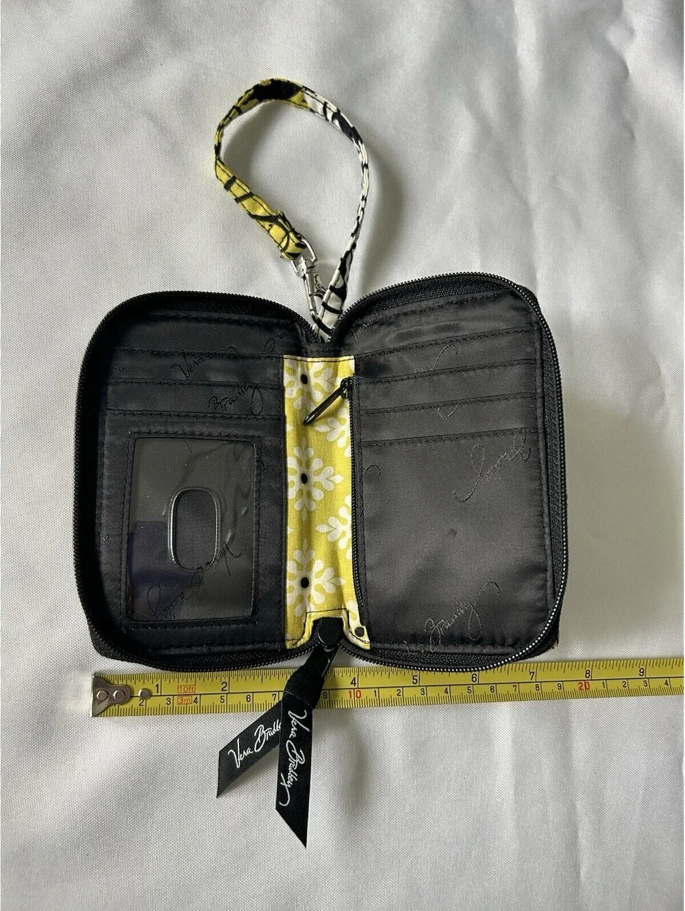 NWOT Vera Bradley Wristlet Retired Baroque Pattern